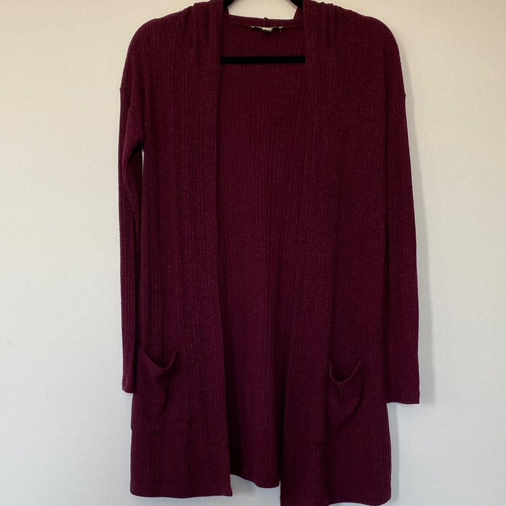 🩷🩵 American Eagle Outfitters Ribbed Open-Front Cardigan in Burgundy